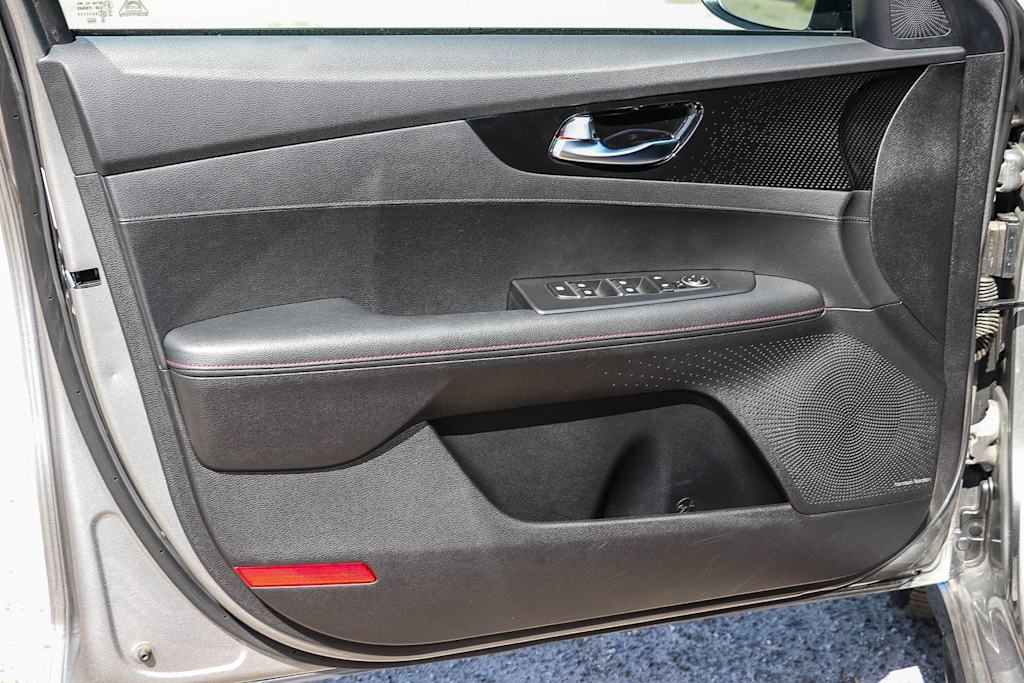Thumbnail: 2023 Kia Forte - 25