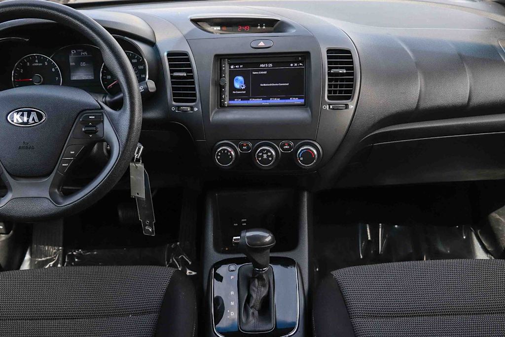 Thumbnail: 2017 Kia Forte - 8