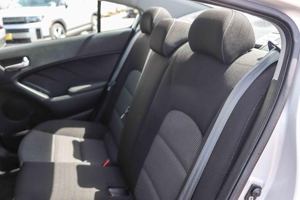 Thumbnail: 2017 Kia Forte - 11