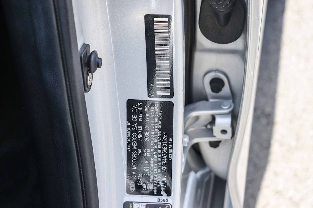 Thumbnail: 2017 Kia Forte - 28