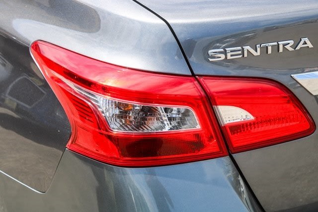 2019 Nissan Sentra S 19