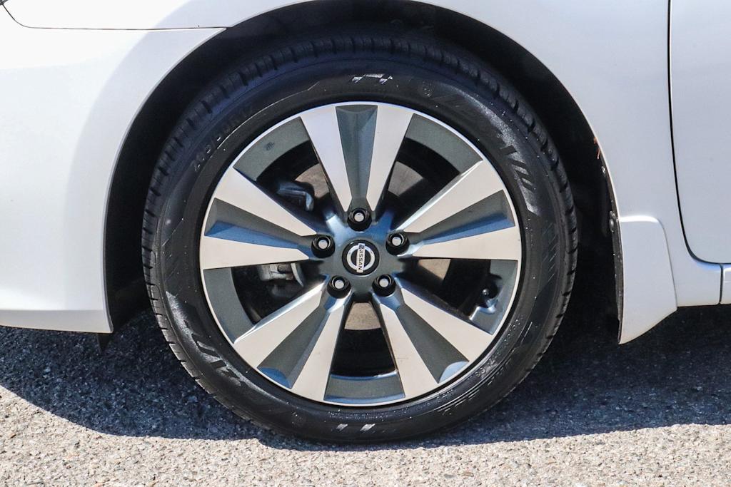 Thumbnail: 2019 Nissan Sentra - 6