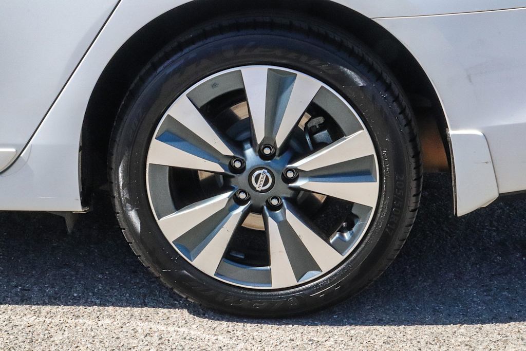 Thumbnail: 2019 Nissan Sentra - 23