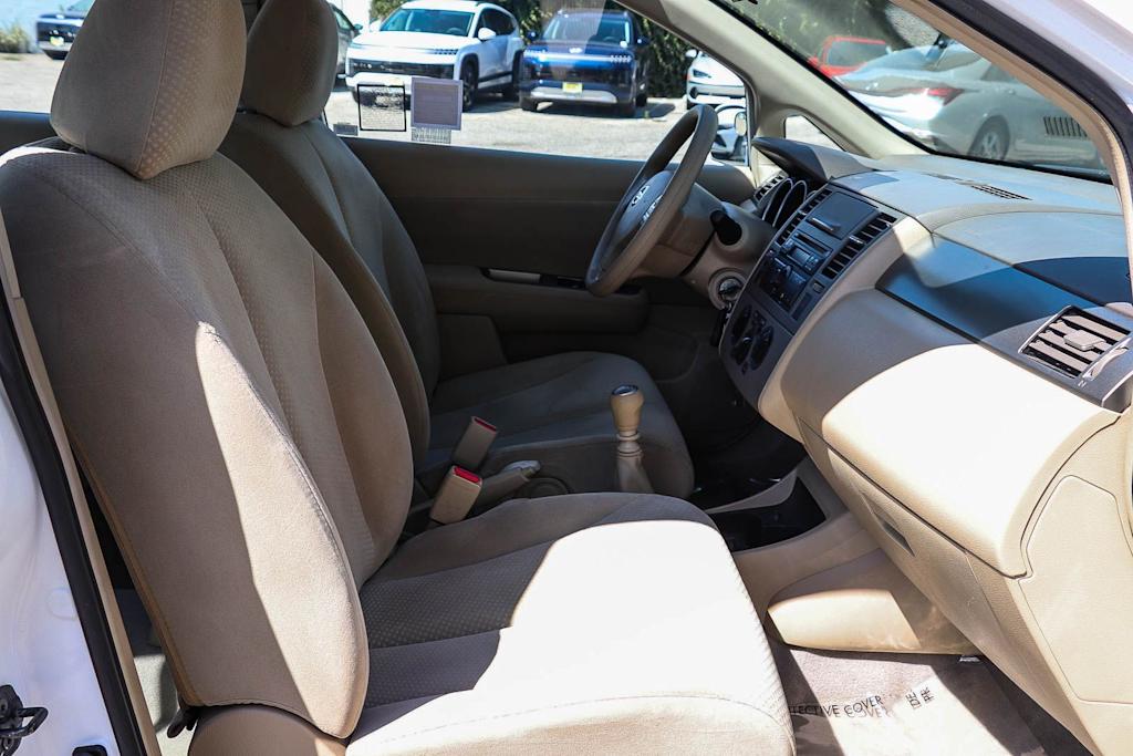 Thumbnail: 2010 Nissan Versa - 9