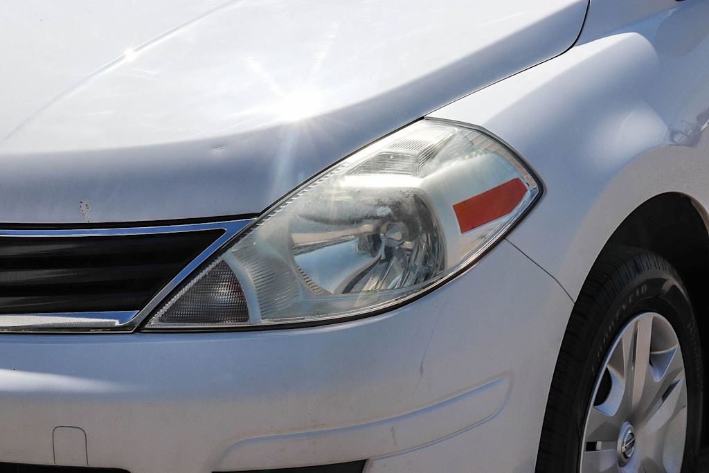Thumbnail: 2010 Nissan Versa - 20