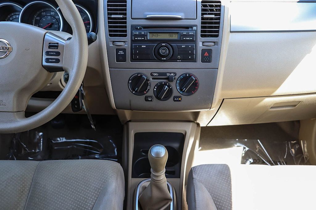 Thumbnail: 2010 Nissan Versa - 8