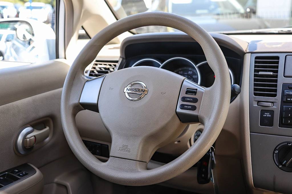 Thumbnail: 2010 Nissan Versa - 12