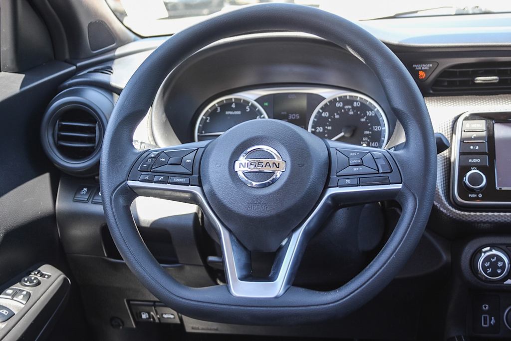 Thumbnail: 2018 Nissan Kicks - 8