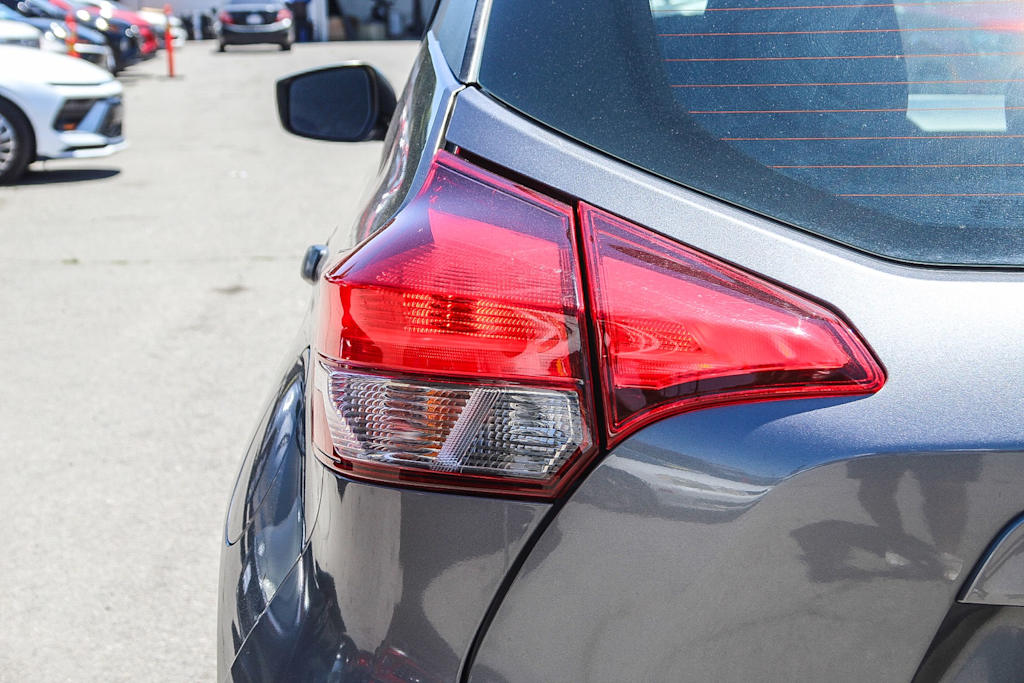 Thumbnail: 2018 Nissan Kicks - 19