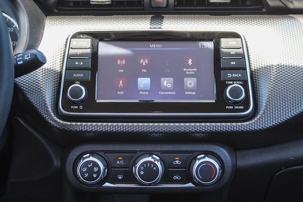 Thumbnail: 2018 Nissan Kicks - 12