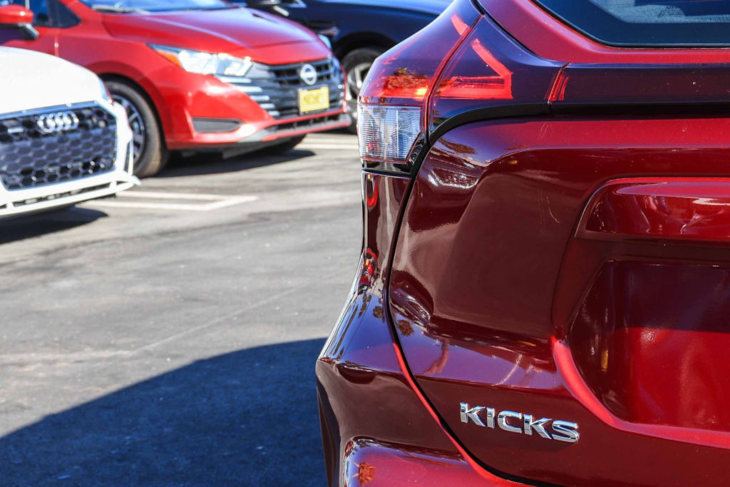 Thumbnail: 2021 Nissan Kicks - 2