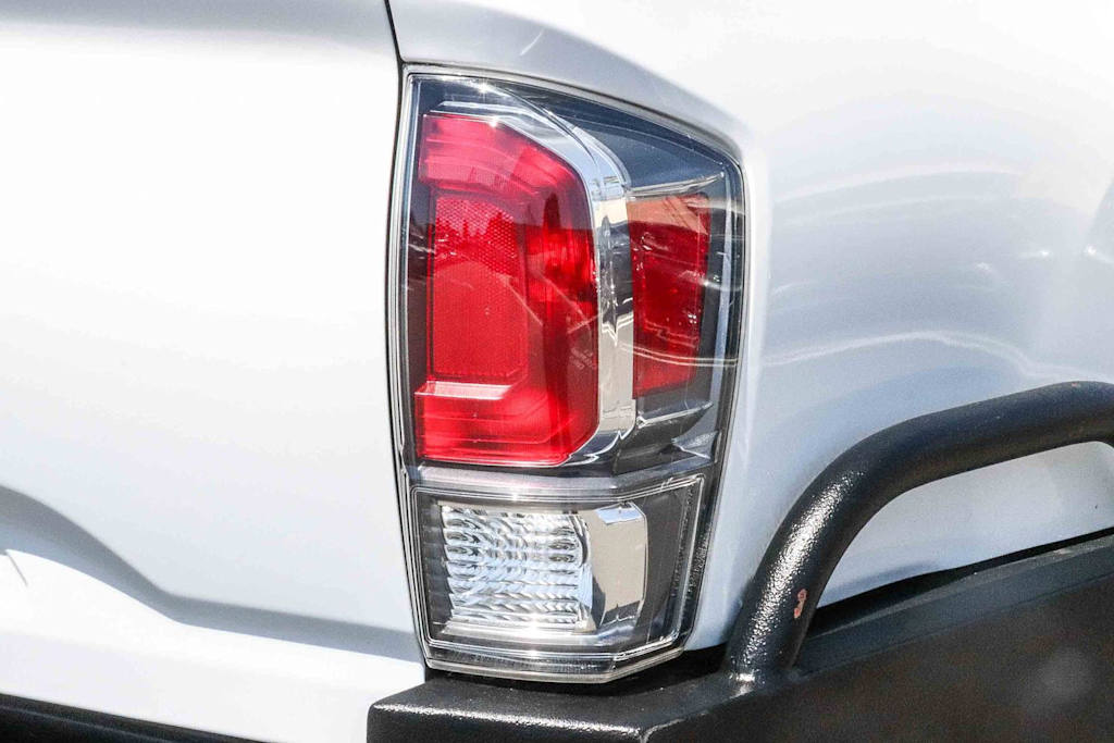 Thumbnail: 2022 Toyota Tacoma - 23