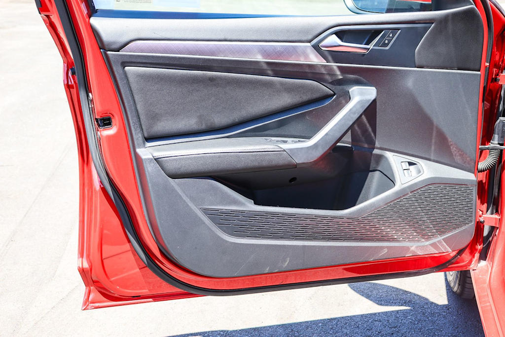 Thumbnail: 2023 Volkswagen Jetta - 25