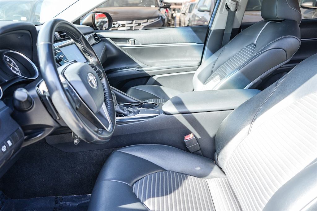 2019 Toyota Camry XLE 10