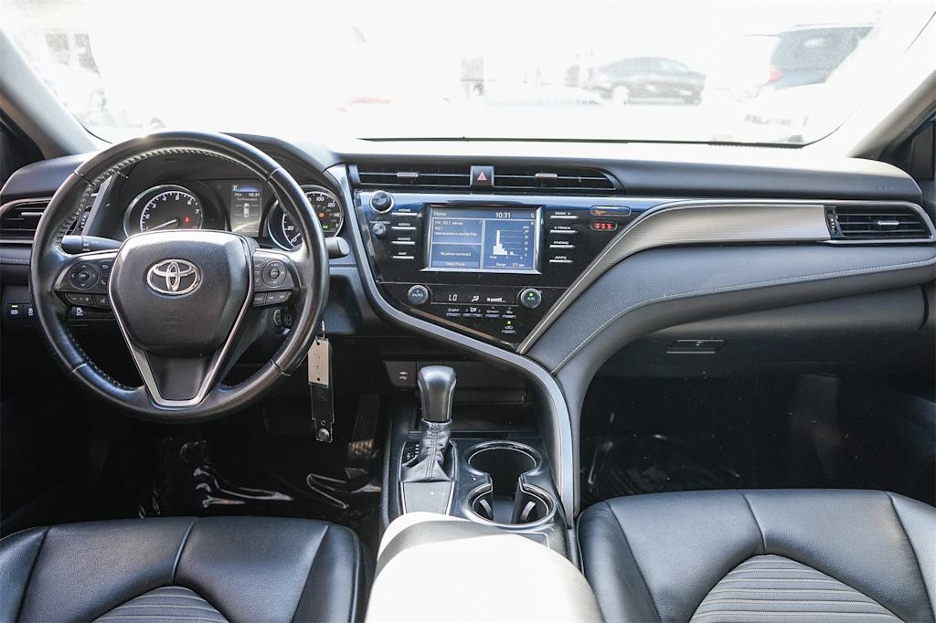 2019 Toyota Camry XLE 2