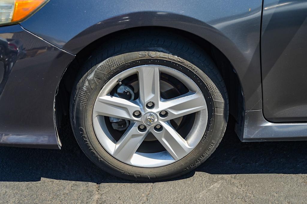 Thumbnail: 2013 Toyota Camry - 6