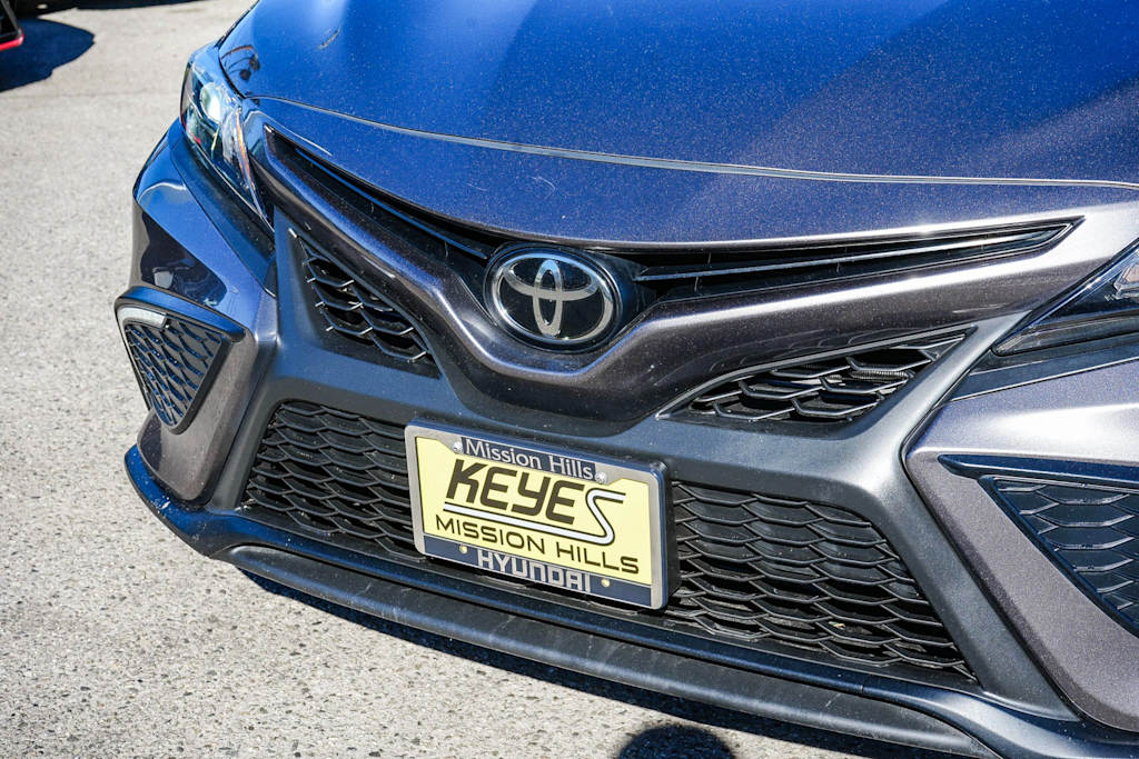 2022 Toyota Camry SE 6