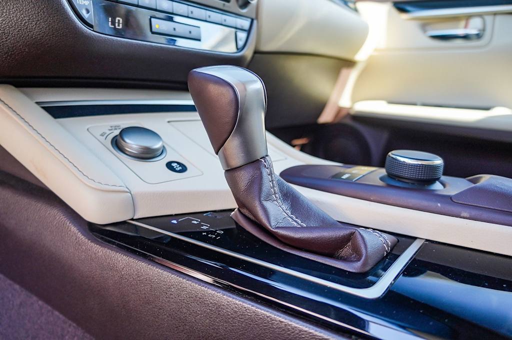 Thumbnail: 2016 Lexus ES - 29