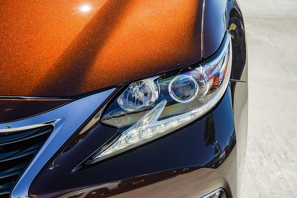 Thumbnail: 2016 Lexus ES - 21