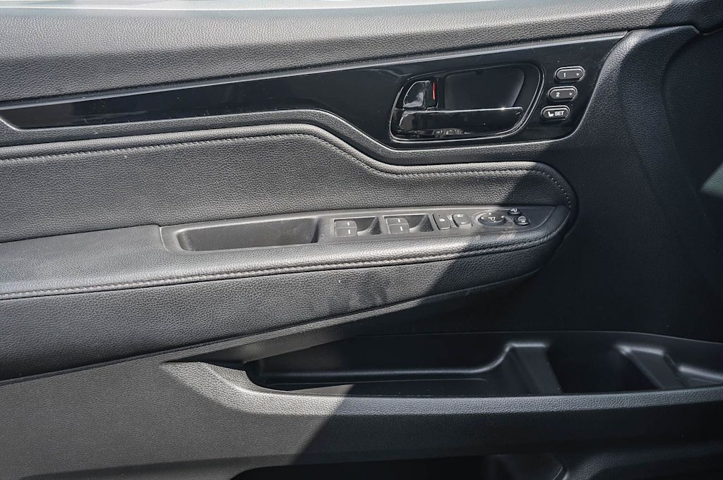 Thumbnail: 2023 Honda Odyssey - 22