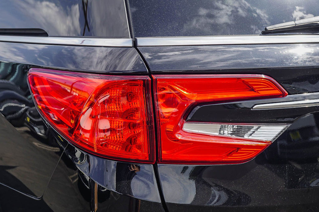 Thumbnail: 2023 Honda Odyssey - 16