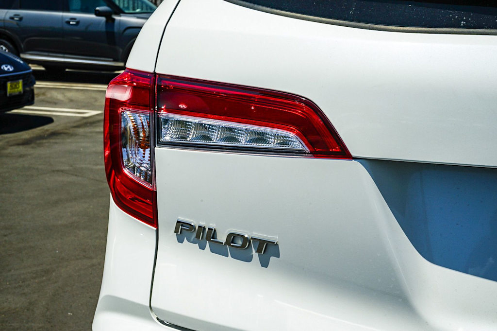 Thumbnail: 2019 Honda Pilot - 12