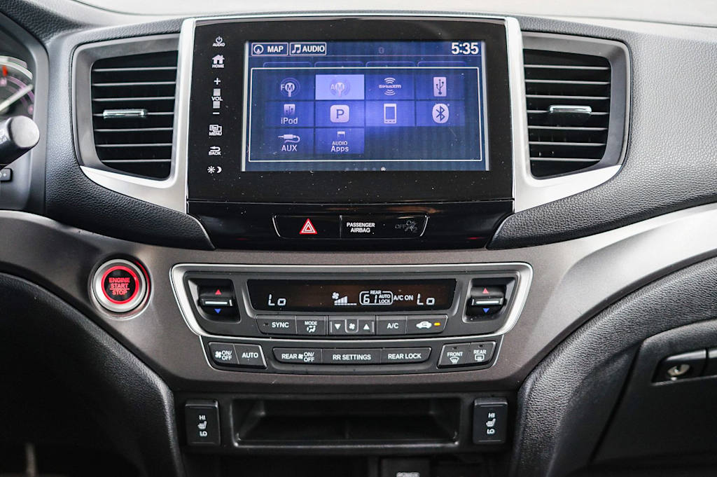 Thumbnail: 2017 Honda Pilot - 13