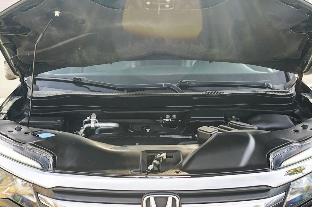 Thumbnail: 2017 Honda Pilot - 7