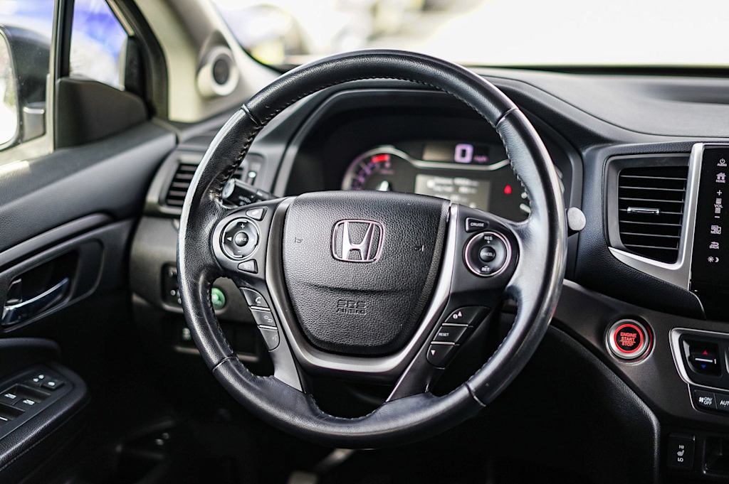 Thumbnail: 2017 Honda Pilot - 12