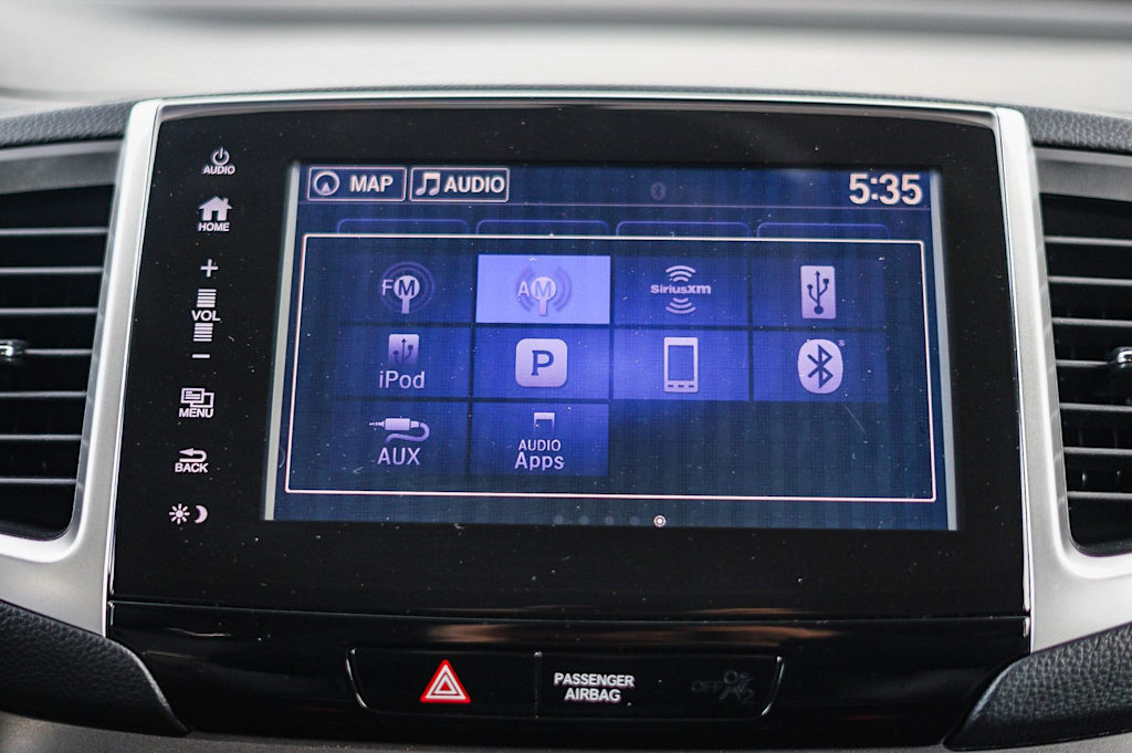 Thumbnail: 2017 Honda Pilot - 25