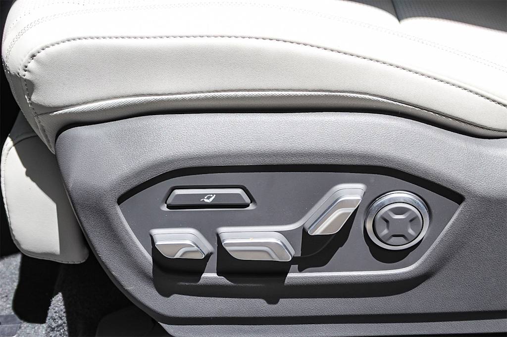 Thumbnail: 2025 Hyundai Santa Fe - 22