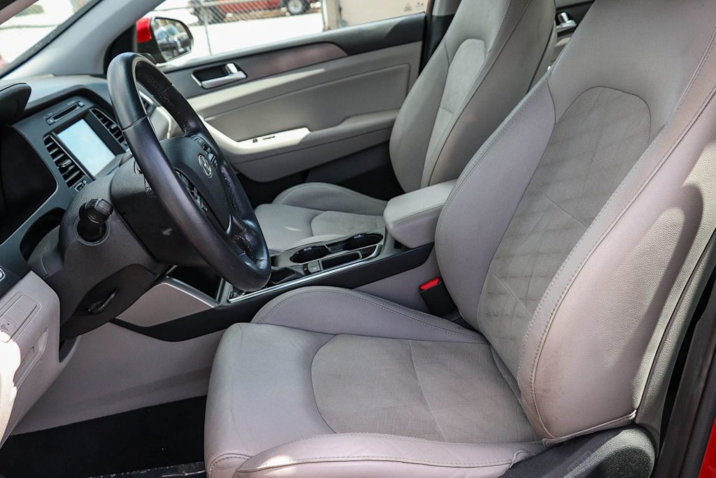Thumbnail: 2017 Hyundai Sonata - 9