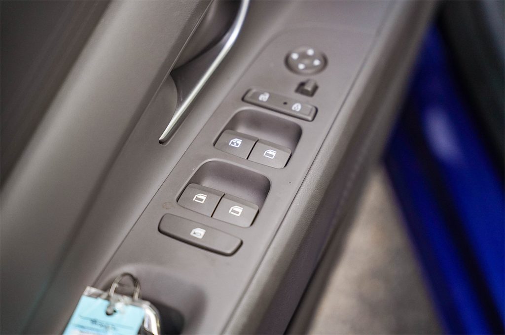 Thumbnail: 2023 Hyundai Elantra - 21