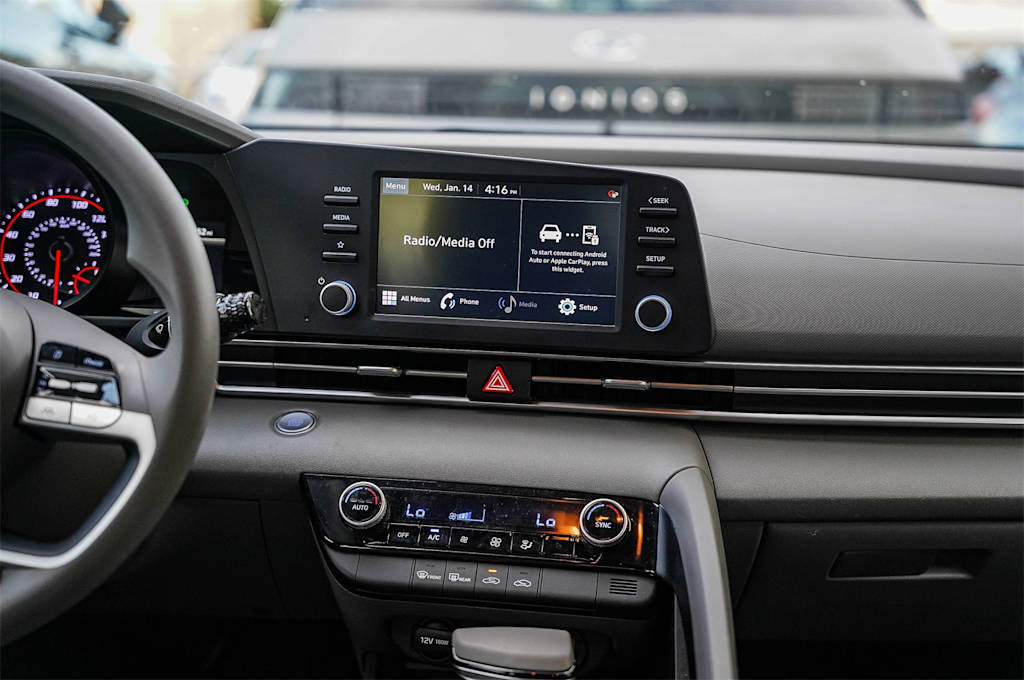 Thumbnail: 2023 Hyundai Elantra - 10