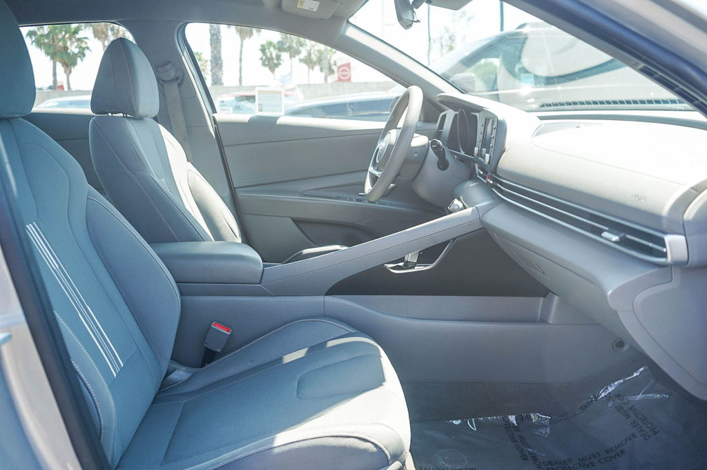 Thumbnail: 2021 Hyundai Elantra - 9