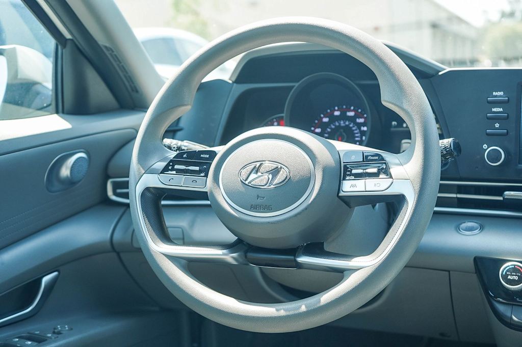 Thumbnail: 2021 Hyundai Elantra - 12