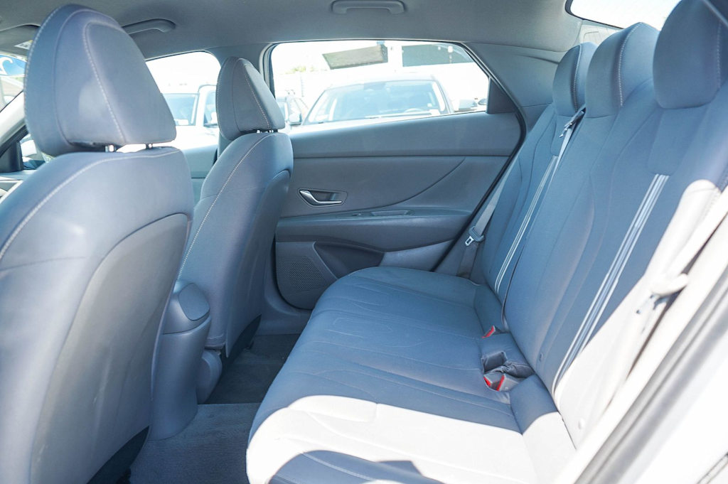 Thumbnail: 2021 Hyundai Elantra - 11