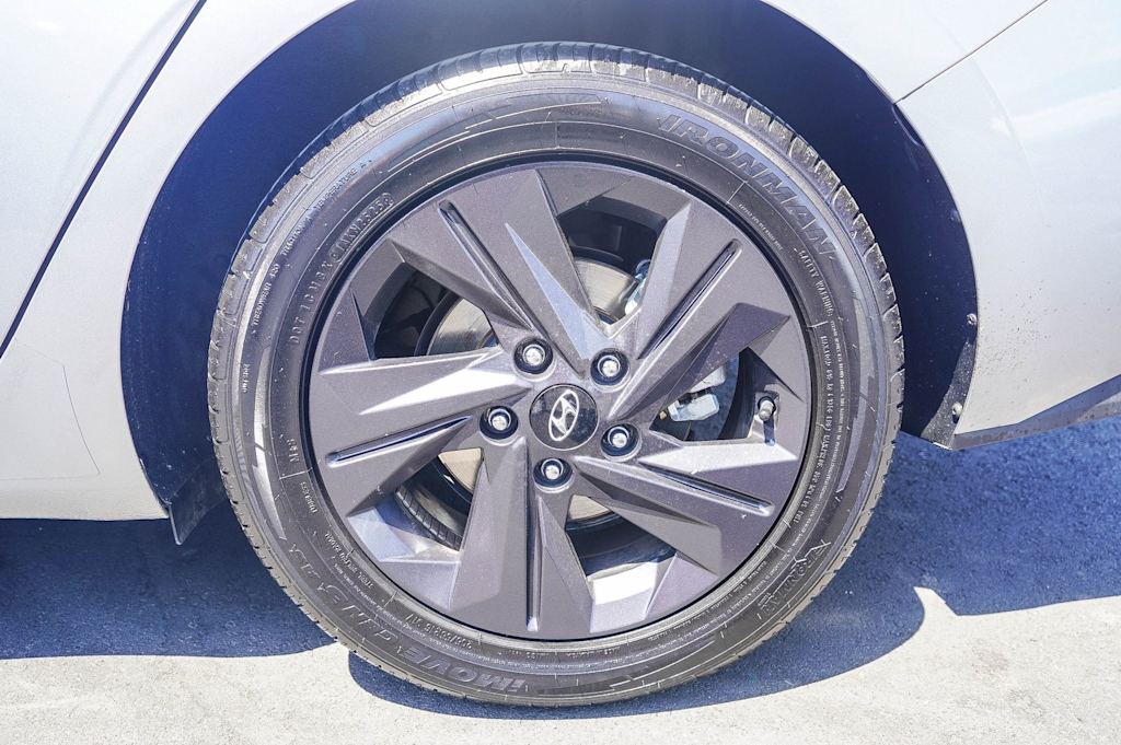 Thumbnail: 2021 Hyundai Elantra - 6