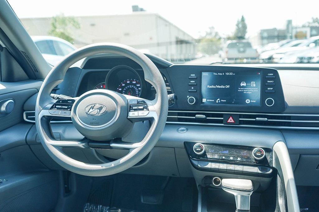 Thumbnail: 2021 Hyundai Elantra - 8