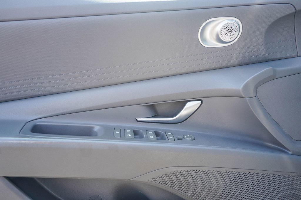 Thumbnail: 2021 Hyundai Elantra - 23