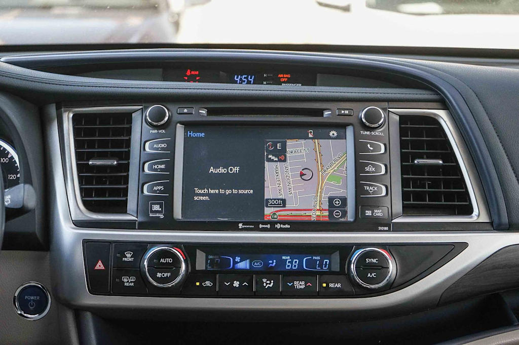 Thumbnail: 2017 Toyota Highlander - 22