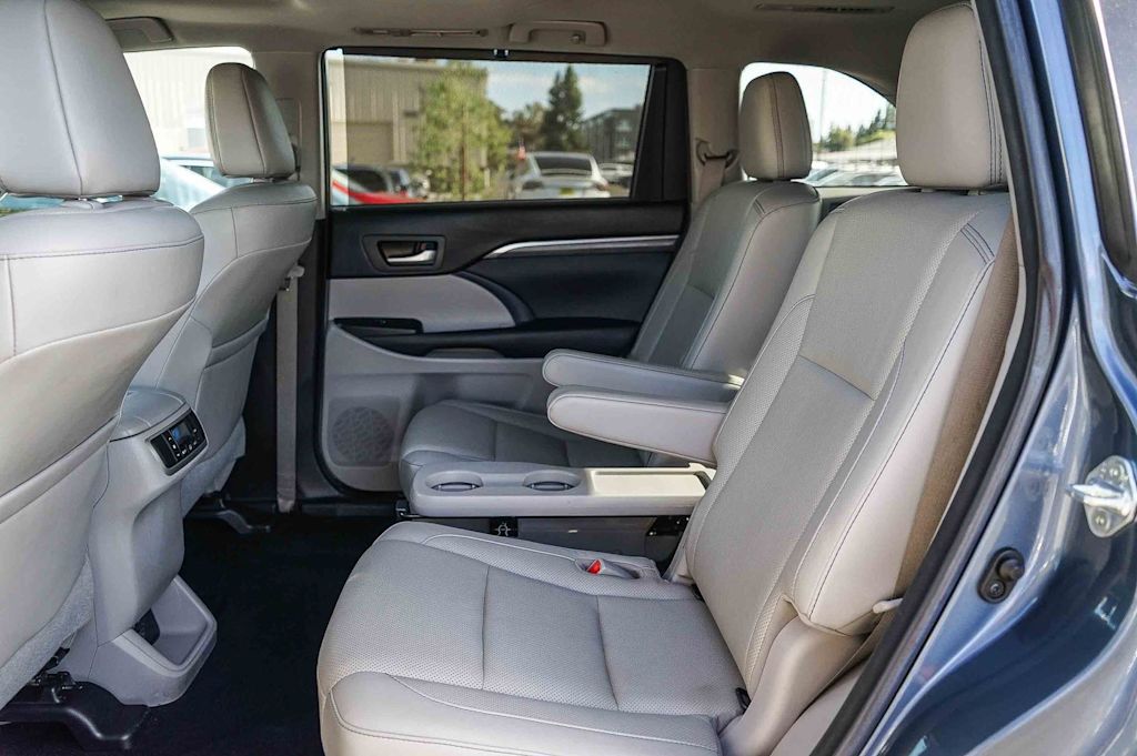 Thumbnail: 2017 Toyota Highlander - 11