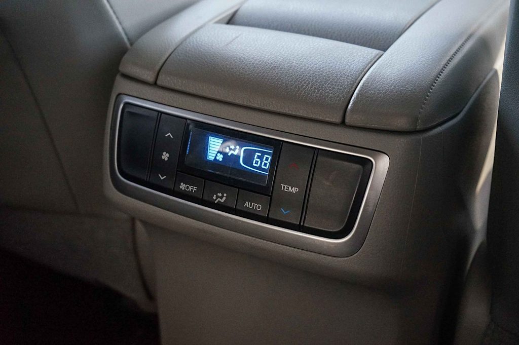 Thumbnail: 2017 Toyota Highlander - 23