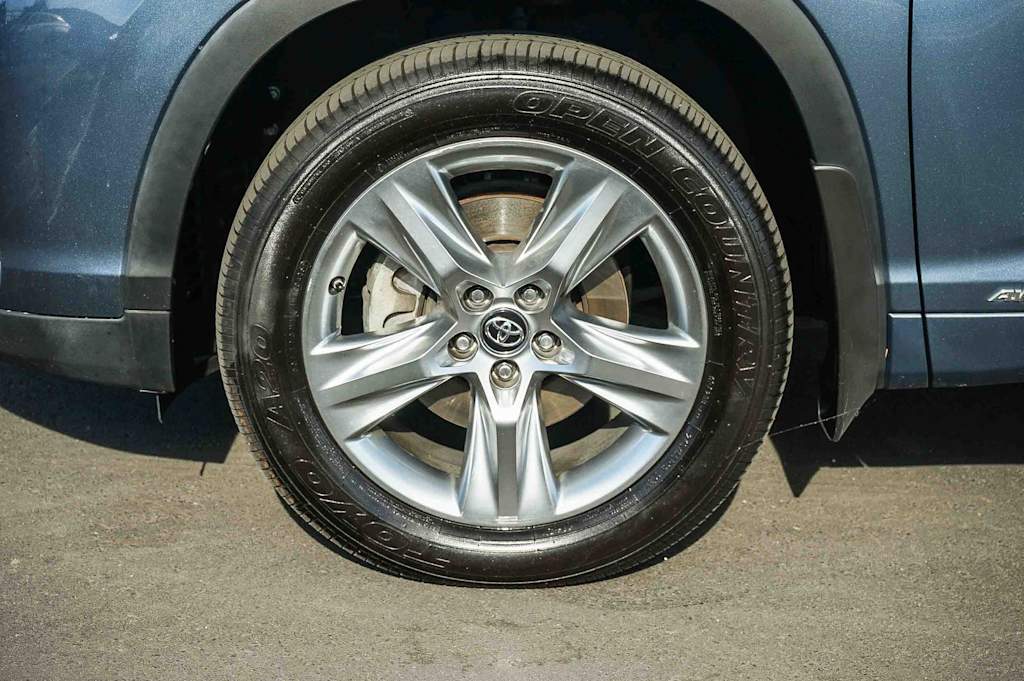 Thumbnail: 2017 Toyota Highlander - 6