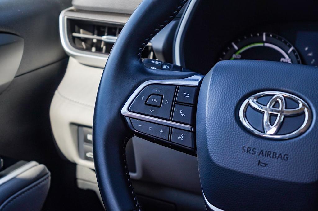Thumbnail: 2021 Toyota Highlander - 25