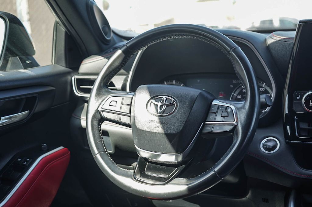 Thumbnail: 2021 Toyota Highlander - 13