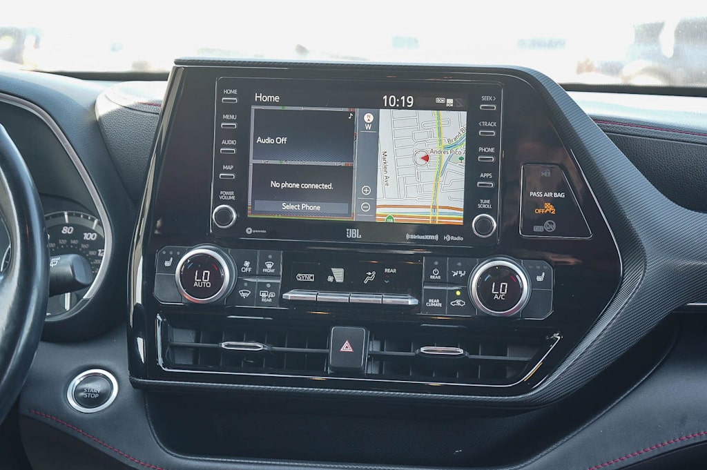 Thumbnail: 2021 Toyota Highlander - 14