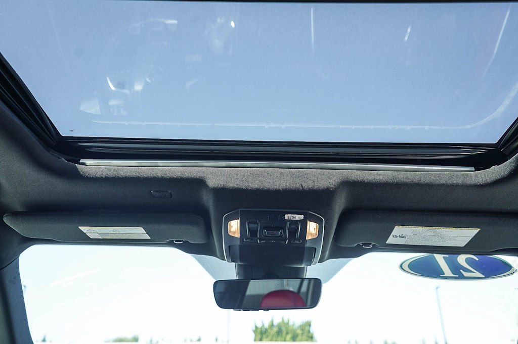 Thumbnail: 2021 Toyota Highlander - 25