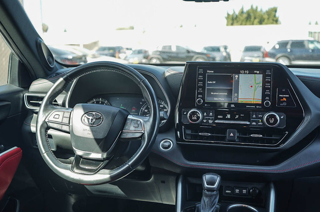 Thumbnail: 2021 Toyota Highlander - 9