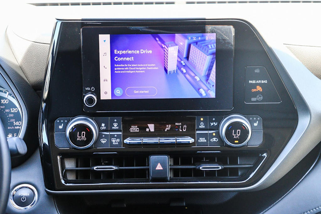 Thumbnail: 2023 Toyota Highlander - 21